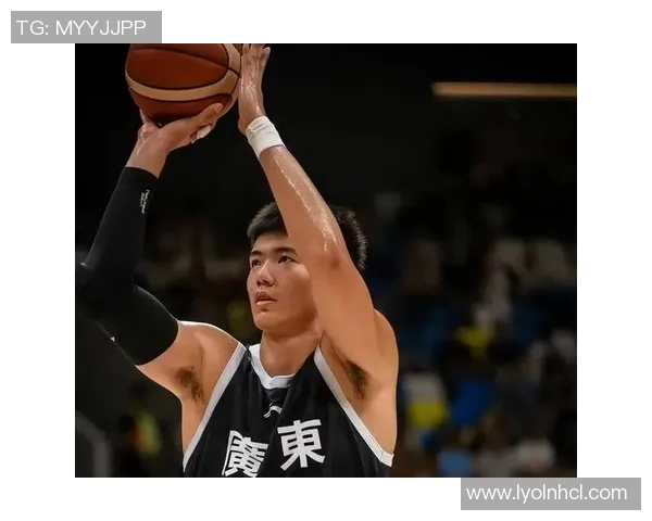 广东首秀失绝杀!焦泊乔加时连丢篮板引热议 杜锋点名批判事出有因 广东首秀失绝杀!焦泊乔加时连丢篮板引热议 杜锋点名批判事出有因